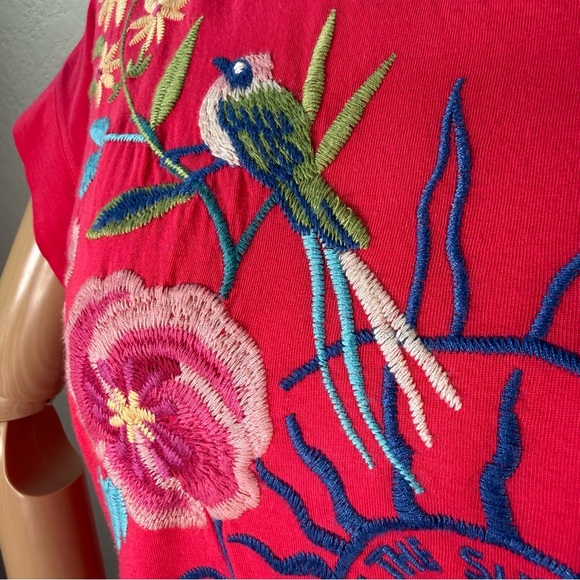 Johnny Was Arla Embroidered Floral Cotton Relaxed T-Shirt Top Size Medium EUC - Picture 5 of 14